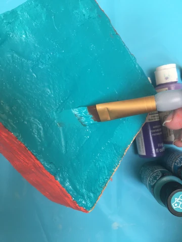 Art teacher Tracy Evans created a unique Biome Box as her submission for the ACTÍVA Products Art Teacher Mystery Box contest.  Get her full lesson plan here.